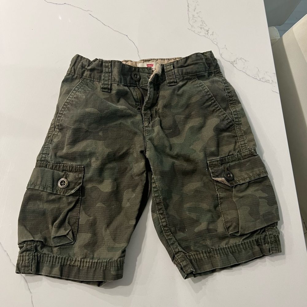 Boys Levi’s cargo shorts